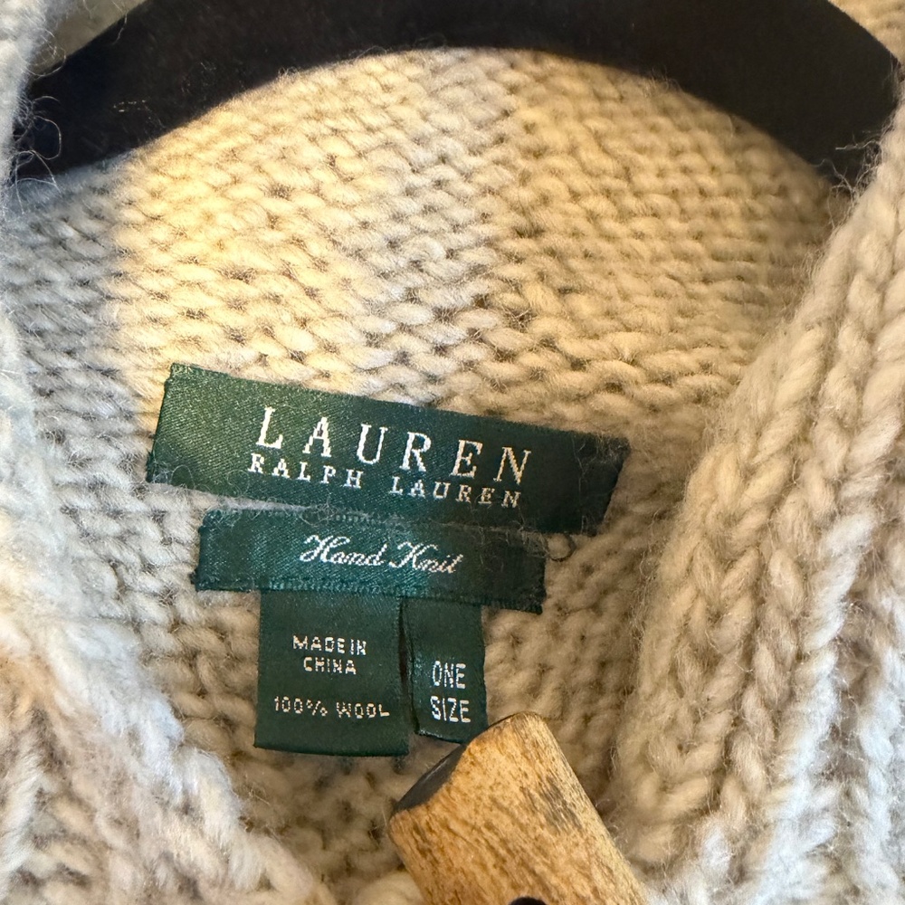 Ralph Lauren poncho - Picture 3 of 4